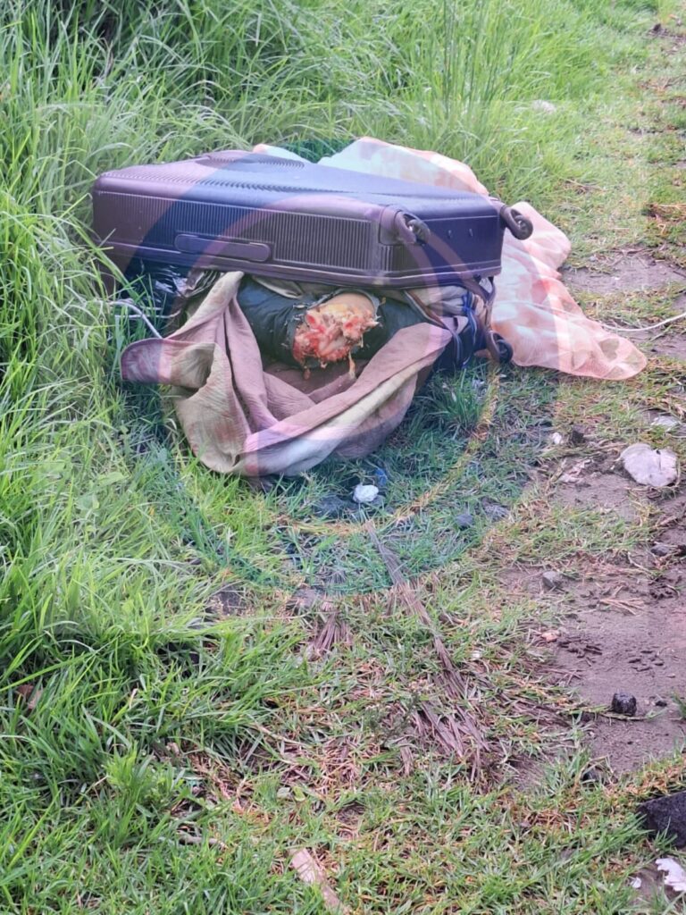 Cadáver dentro de una maleta en El Seco