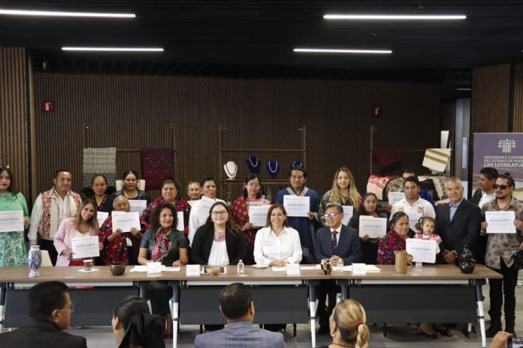 Promueve y reconoce Congreso del Estado trabajo de personas artesanas