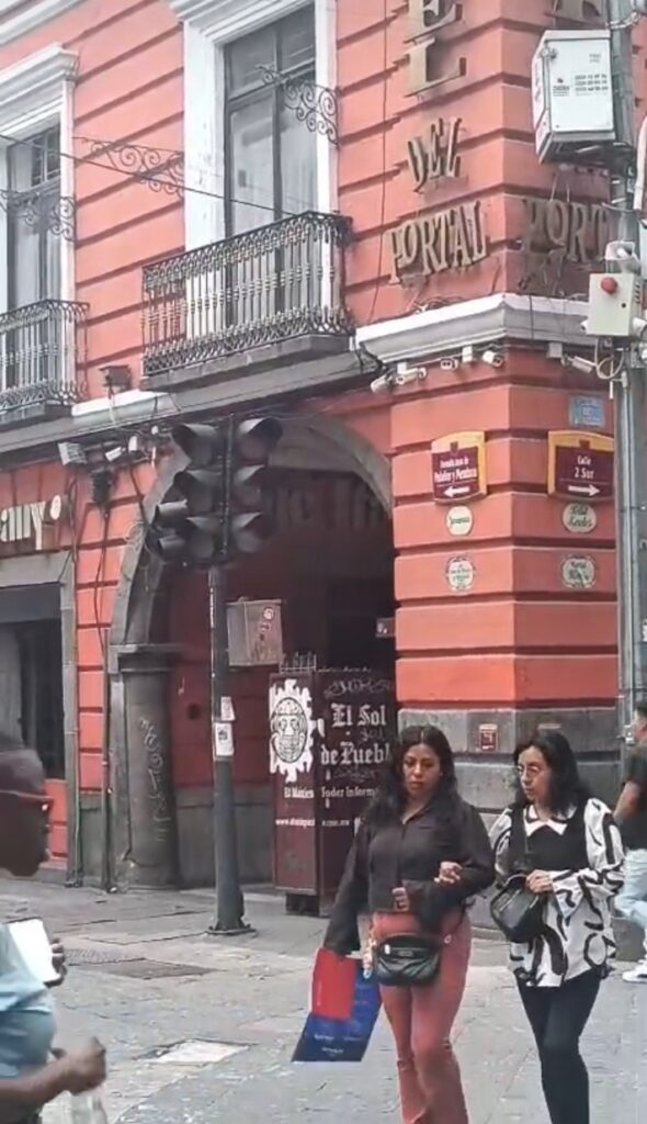 Fotonota: Semáforos descompuestos a unos pasos del zócalo