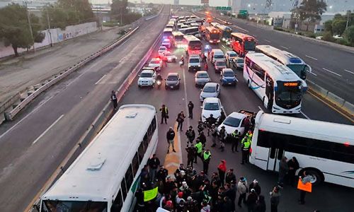 Se registra carga vehicular en la autopista México – Puebla