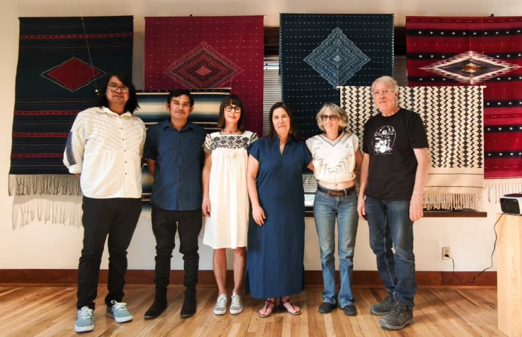 Hermanos Netzahualcoyotl llevan los textiles tlaxcaltecas a Estados Unidos