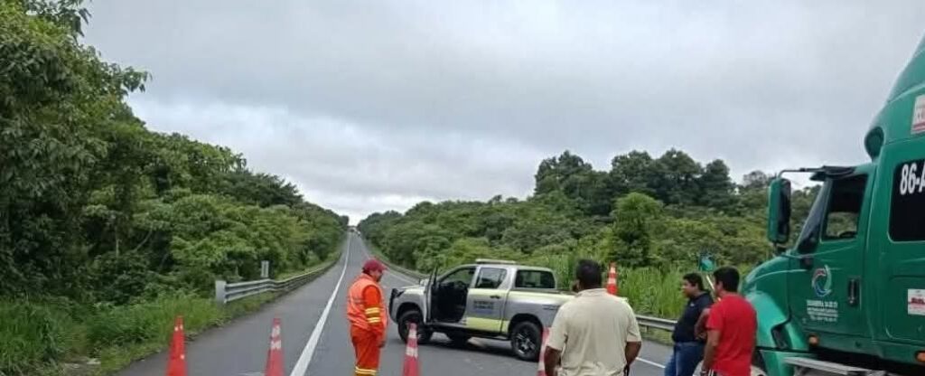 Murieron tres personas tras accidente en la autopista México-Tuxpan