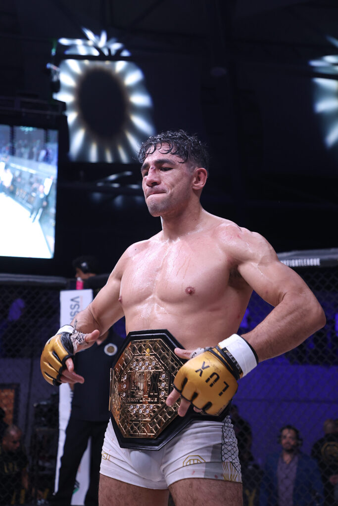 Se convierte “Thunder” Suárez en nuevo monarca wélter de LUX Fight League