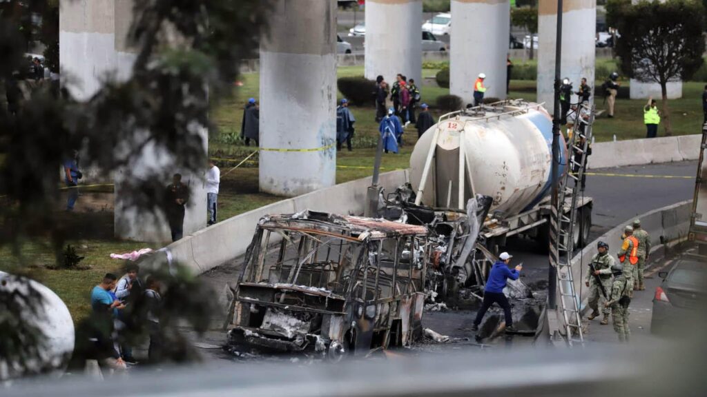 Suman 31 fallecidos por explosión de pipa de gas en Iztapalapa; 13 personas permanecen hospitalizadas