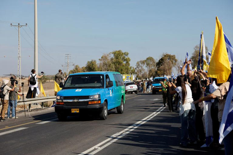 Hamás entrega a Israel los rehenes restantes y Trump dice que la guerra ha terminado