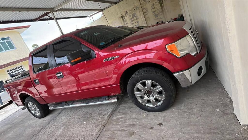 Comando irrumpió en casa para robarse 4 vehiculos y 180 mil pesos en Tecamachalco