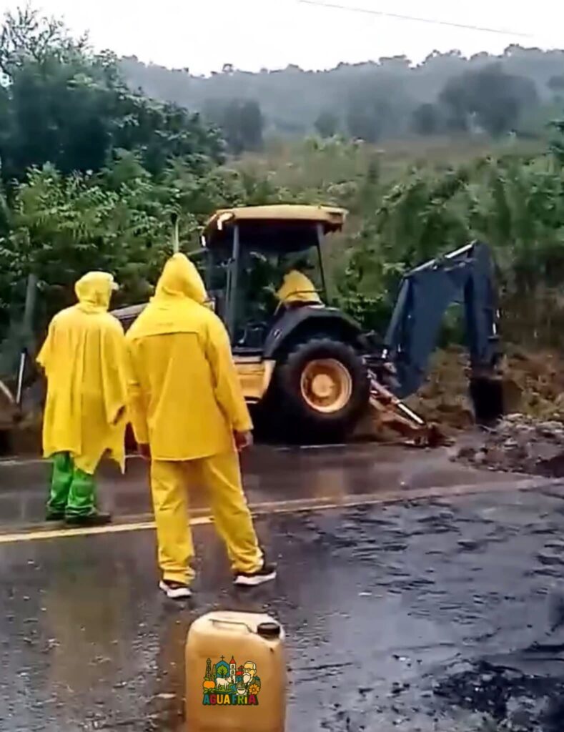 Cierre parcial de la carretera federal México Tuxpan