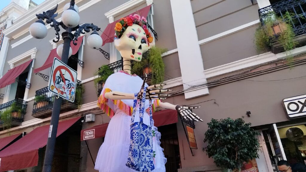 Este año, 4 tapetes de Todos Santos en el Zócalo