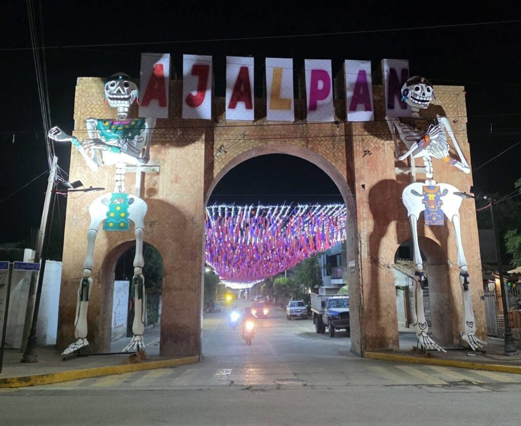 Exitoso Paseo de las Calaveras en Ajalpan