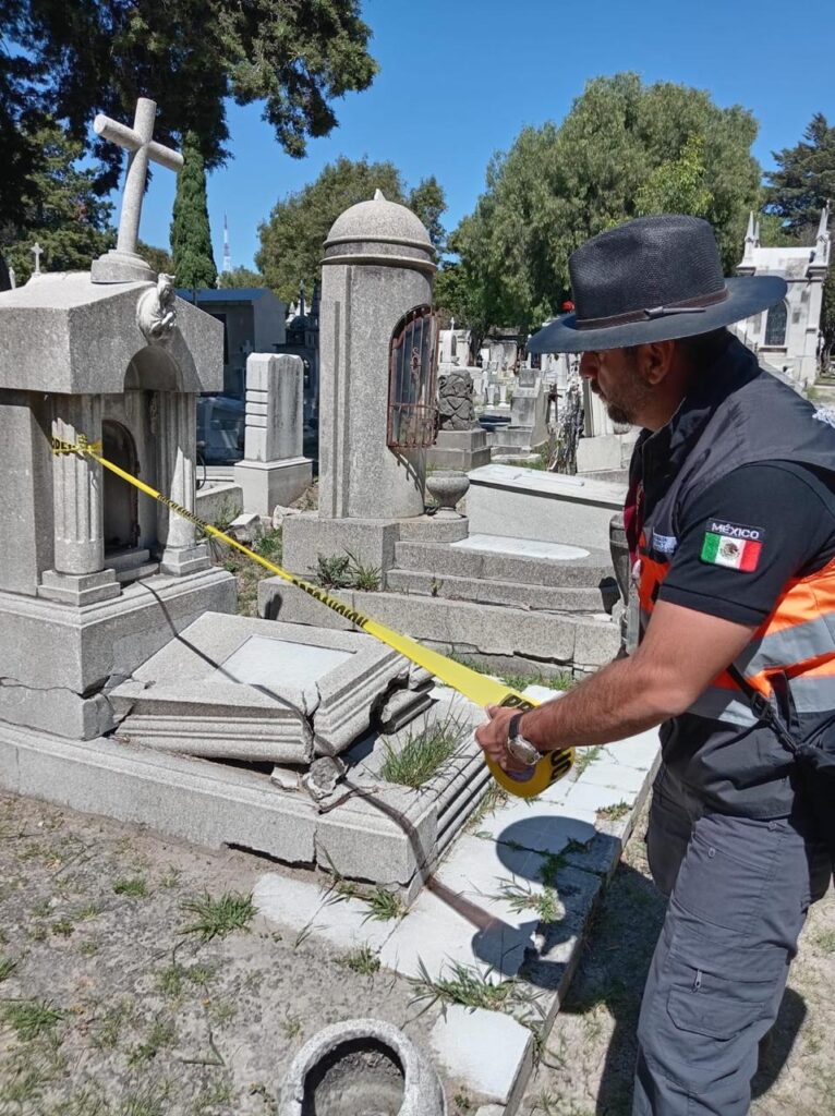 Activan operativo de seguridad por días de muertos en Puebla capital 