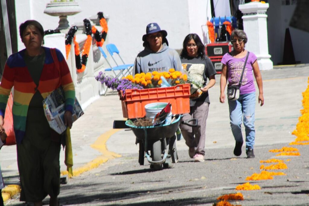 Medidas preventivas en panteones por Día de Muertos