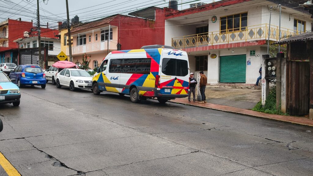 Murió mujer a bordo de unidad de transporte público en Teziutlán