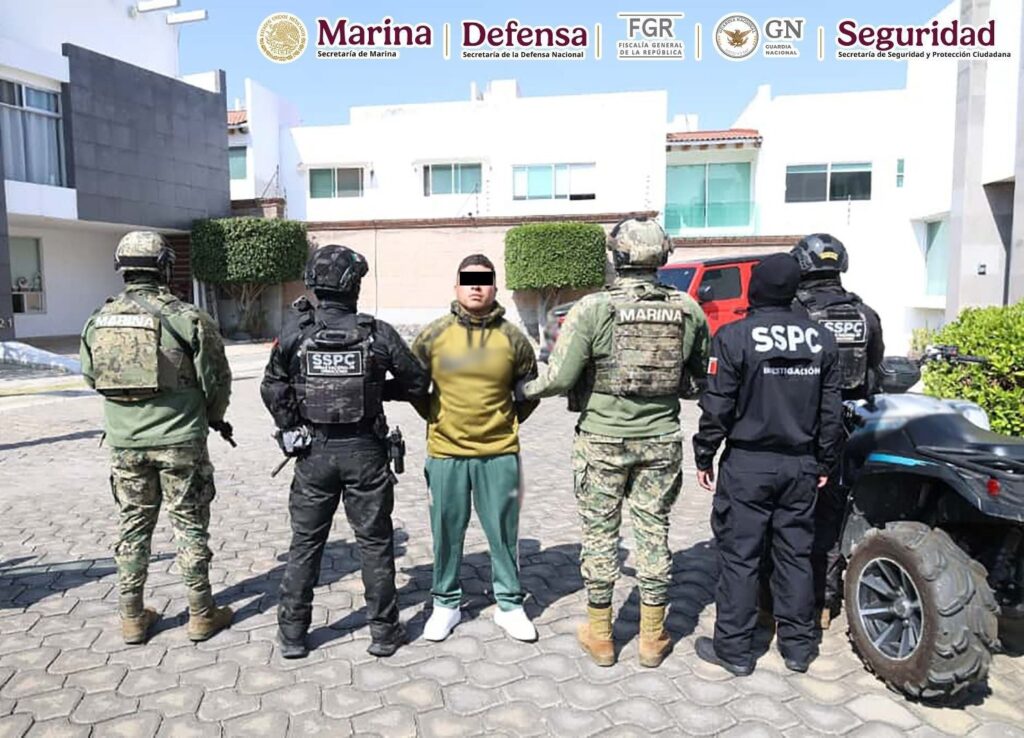 Autoridades federales ejecutaron órdenes de cateo en cuatro entidades y detuvieron a 15 personas de una célula delictiva