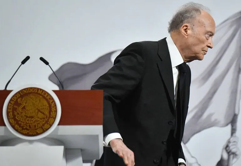 Alejandro Gertz Manero renuncia como Fiscal General de la República