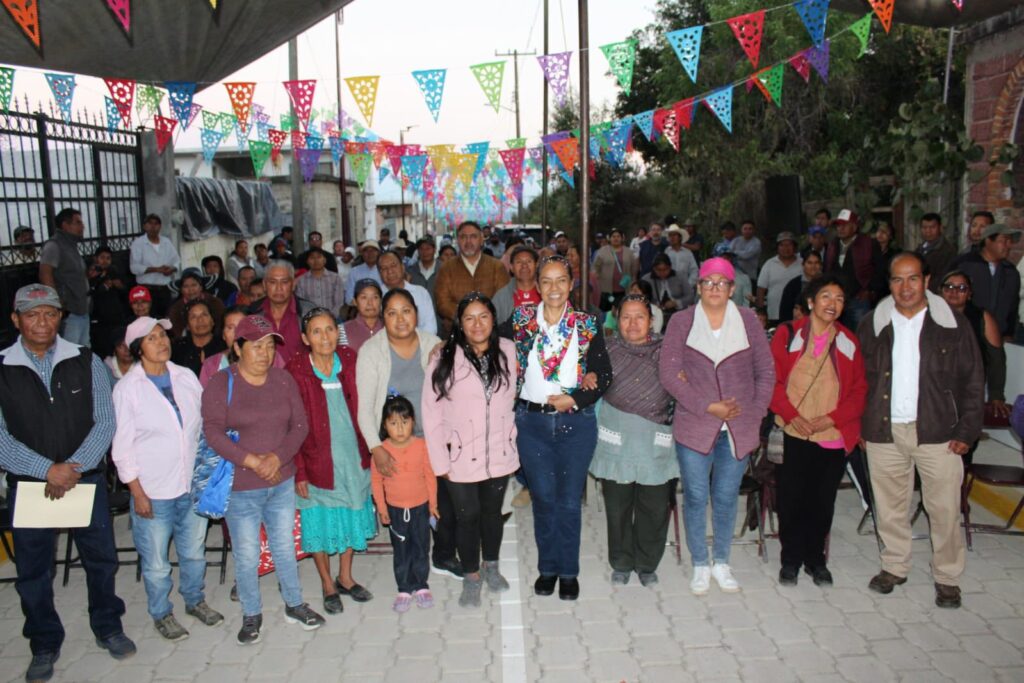 Ariadna Ayala entregó pavimentación en San Pedro Benito Juárez, Atlixco