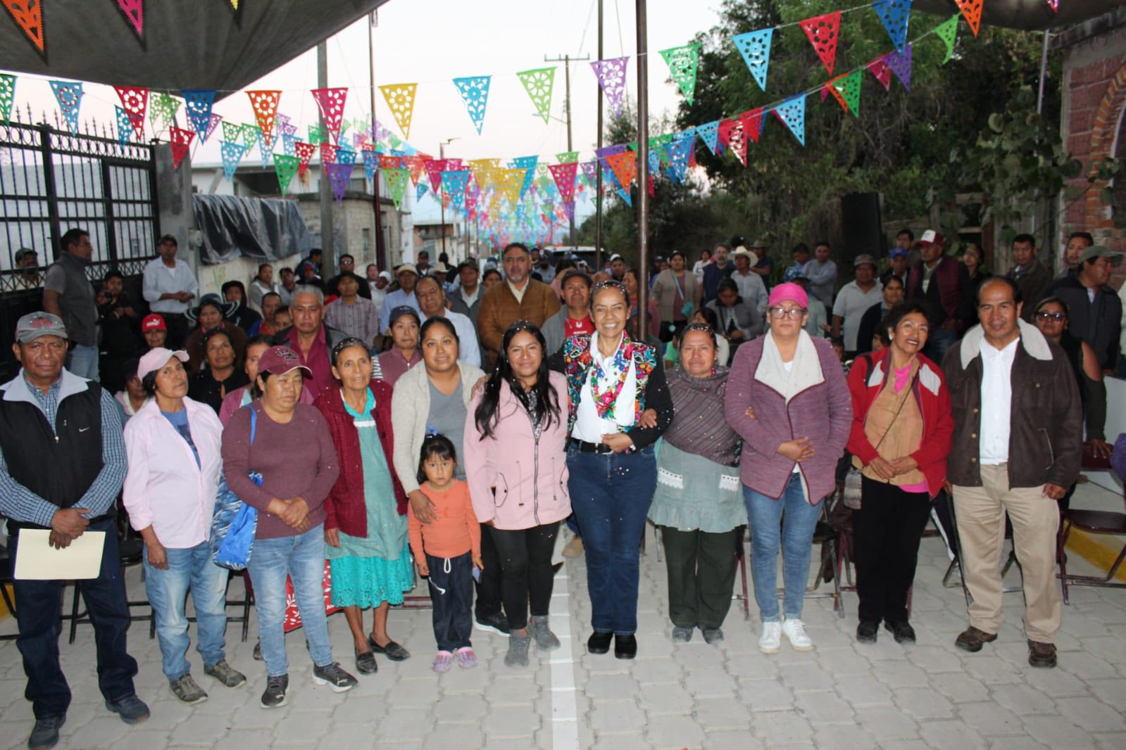 Ariadna Ayala entregó pavimentación en San Pedro Benito Juárez, Atlixco ...