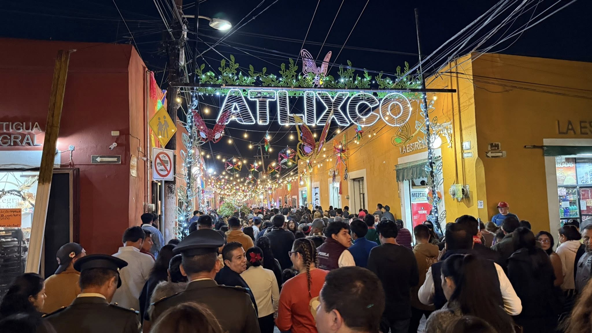 Ariadna Ayala enciende la magia: inicia la Villa Iluminada de Atlixco ...