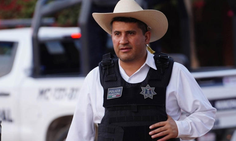 Investigan infiltración criminal en escoltas de Carlos Manzo, alcalde de Uruapan, dice Alfredo Ramírez Bedolla