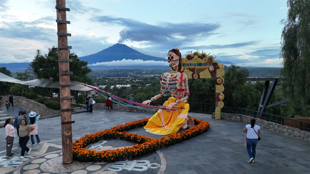 “La Tejedora de Cintura”, catrina con la mejor vista de Atlixco