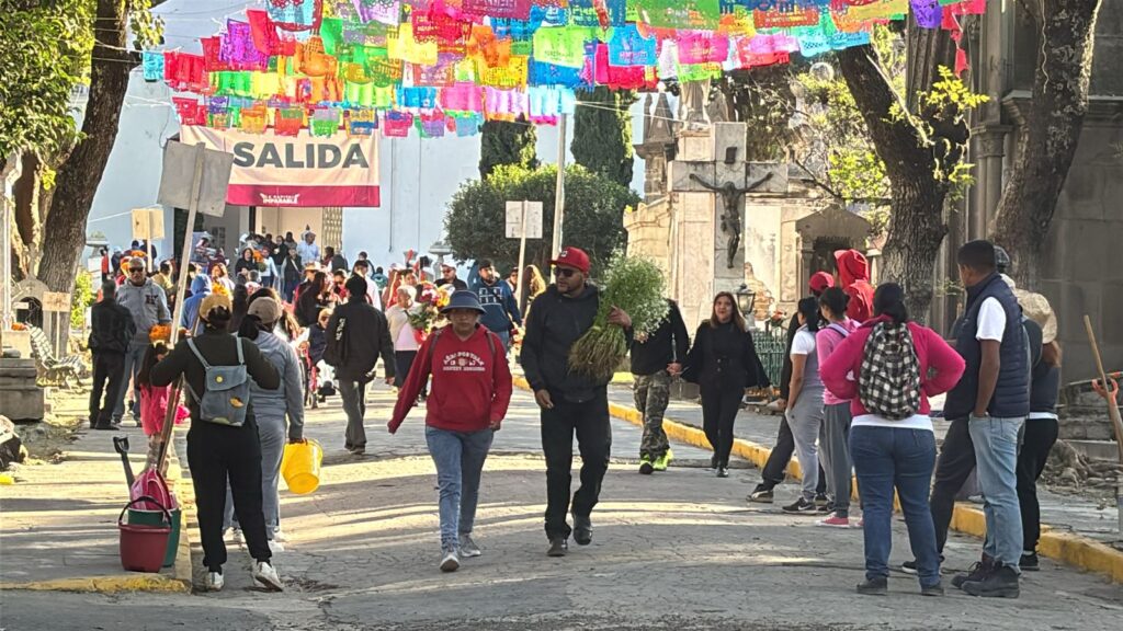 Más de 120 mil visitantes acudieron al Panteón Municipal por Todos Santos