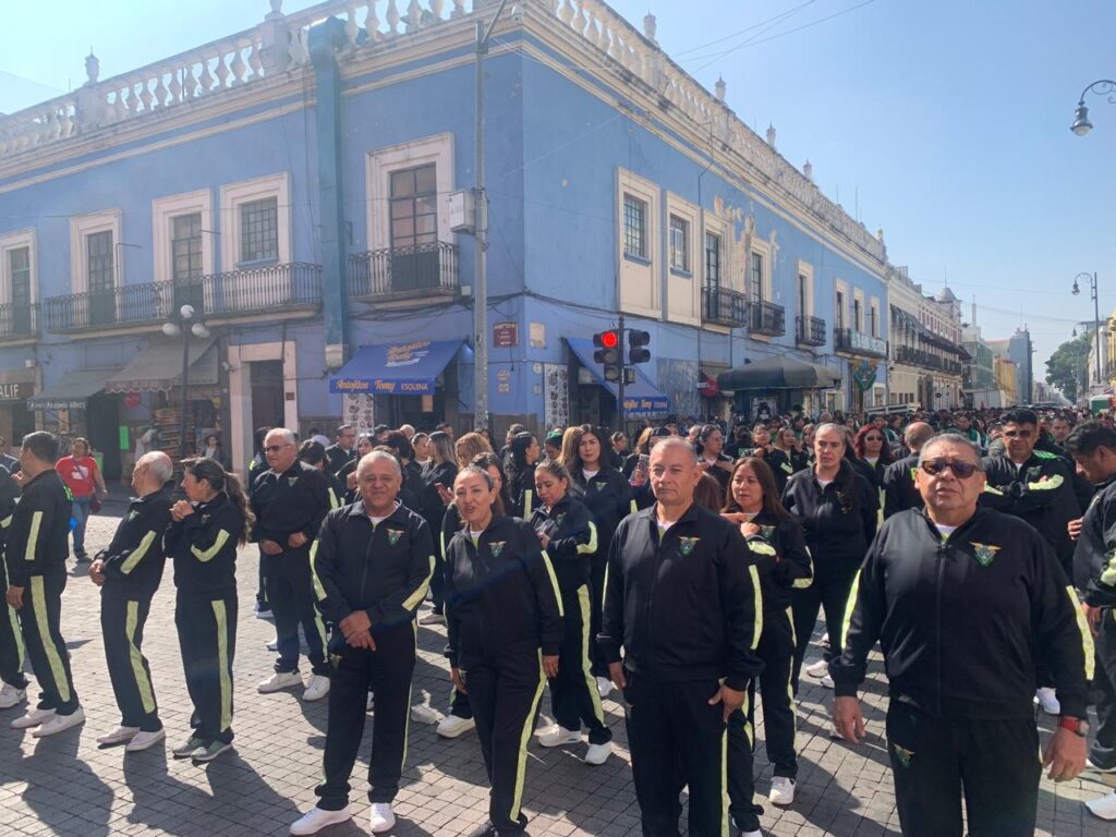 Fotonota: Contingente del BINE, en el desfile por aniversario de la revolución mexicana