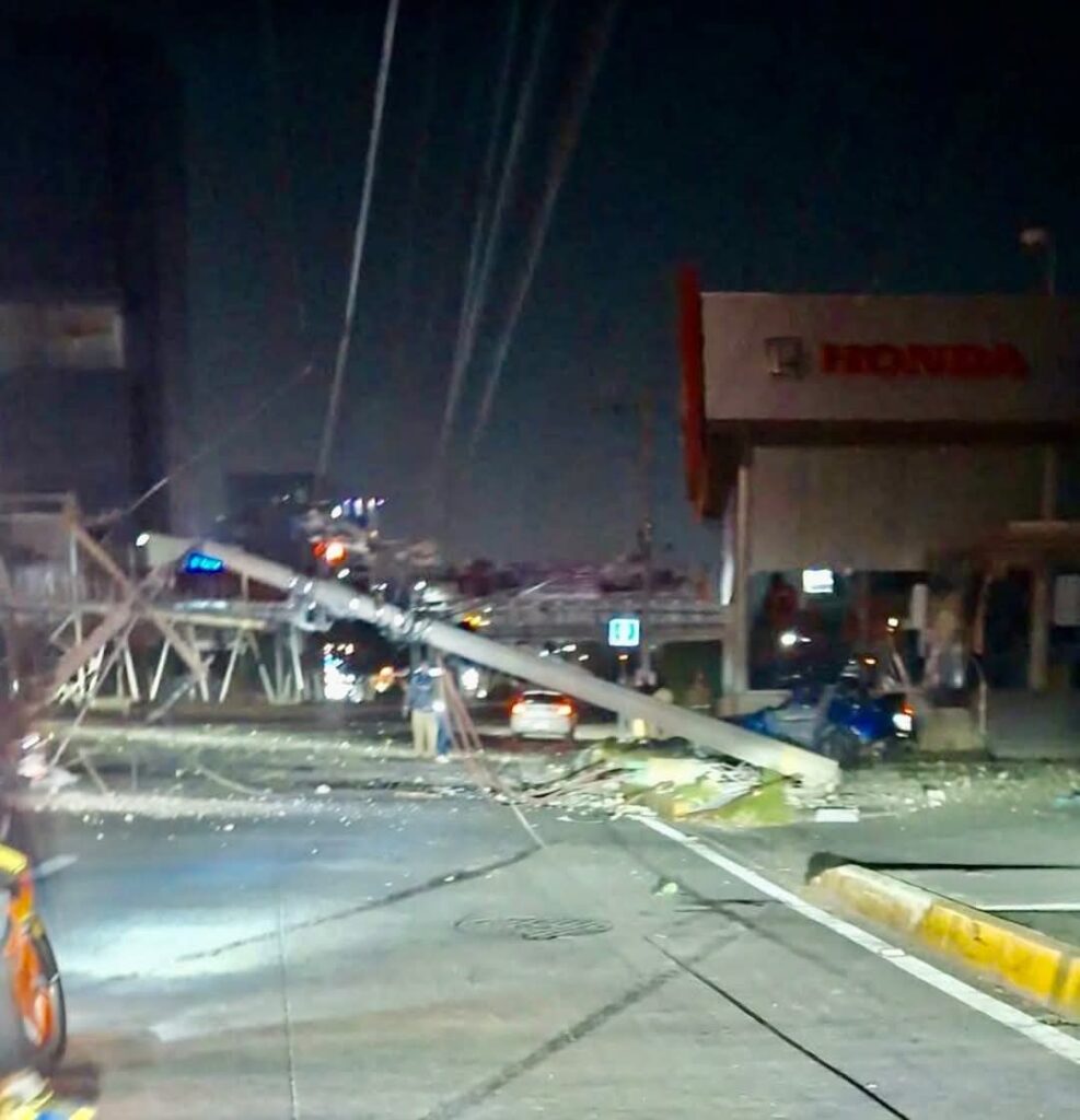 Dos hombres muertos y una mujer herida tras accidente sobre la Vía Atlixcáyotl