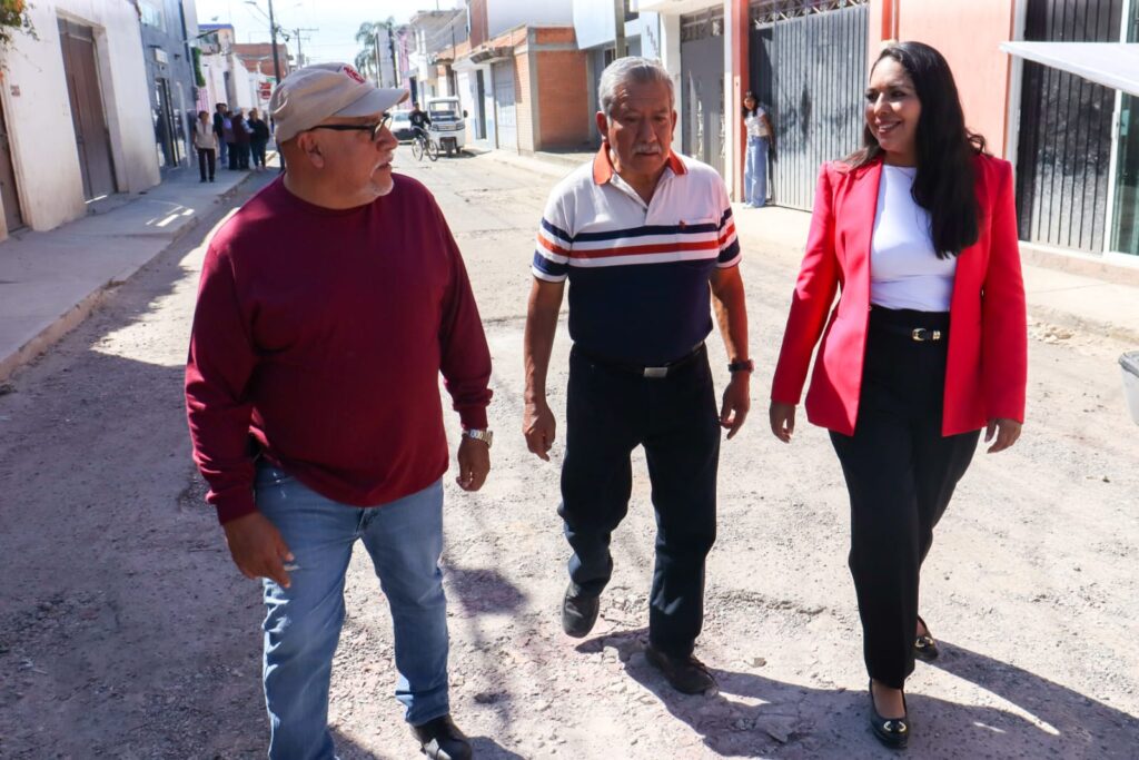 Rehabilita Tonantzin Fernández vialidades olvidadas de San Pedro Cholula