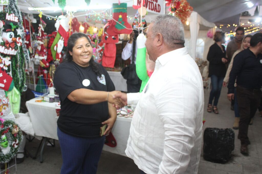 Instalan oficialmente el corredor artesanal del zócalo a la 2 Oriente en Amozoc