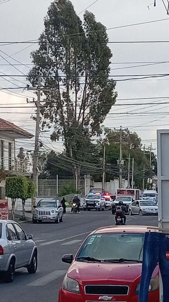 Asaltó con cuchillo tienda, pero fue detenido por la policía en San Jerónimo Caleras