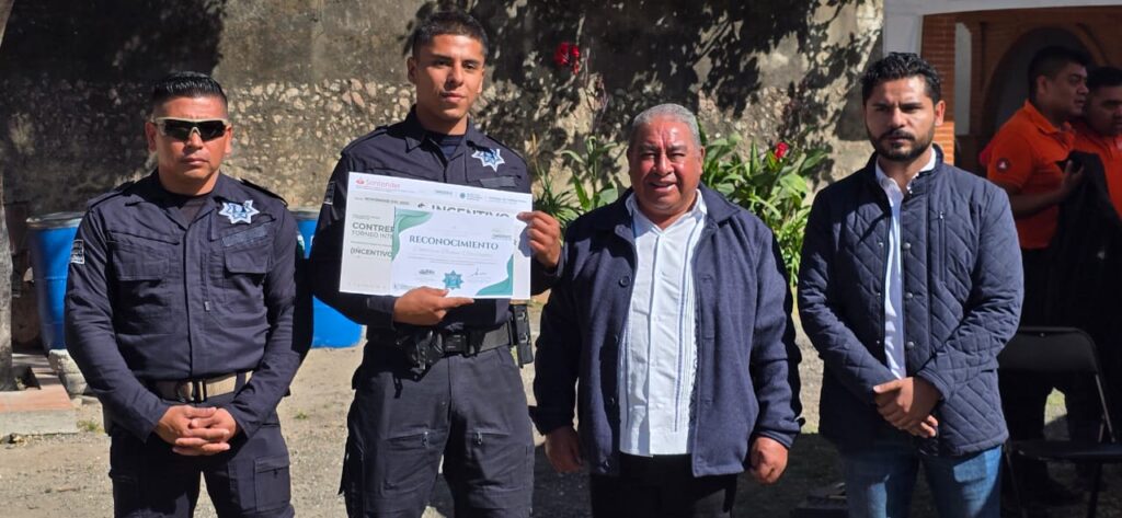 Entregan reconocimientos a elementos de la secretaría de Seguridad Ciudadana de Amozoc