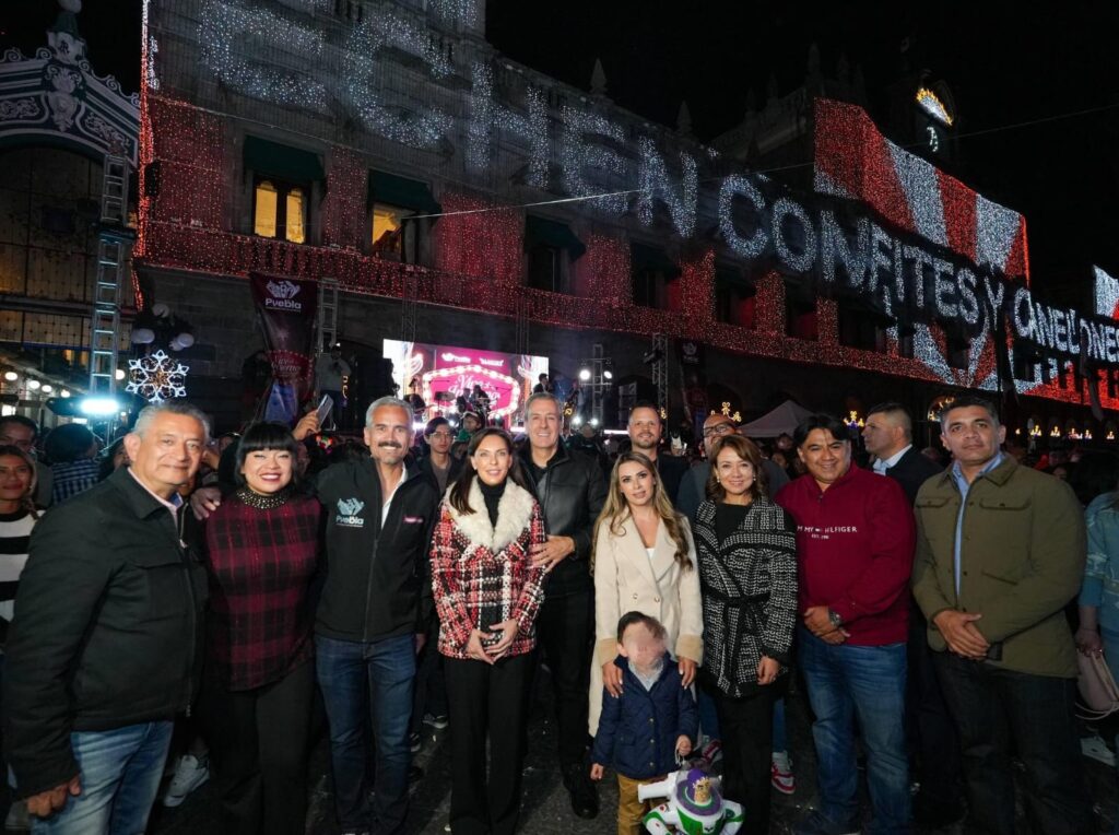 Enciende Pepe Chedraui árbol e iluminación navideña en la capital