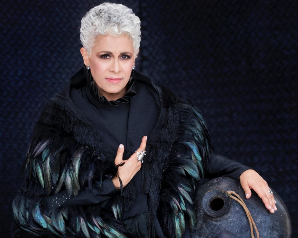 Con su  “Carita de cielo”, Eugenia León cautiva a su público