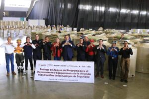 Gobierno entrega 110 mdp en apoyos de vivienda a 12 mil policías para dignificar labores policiales