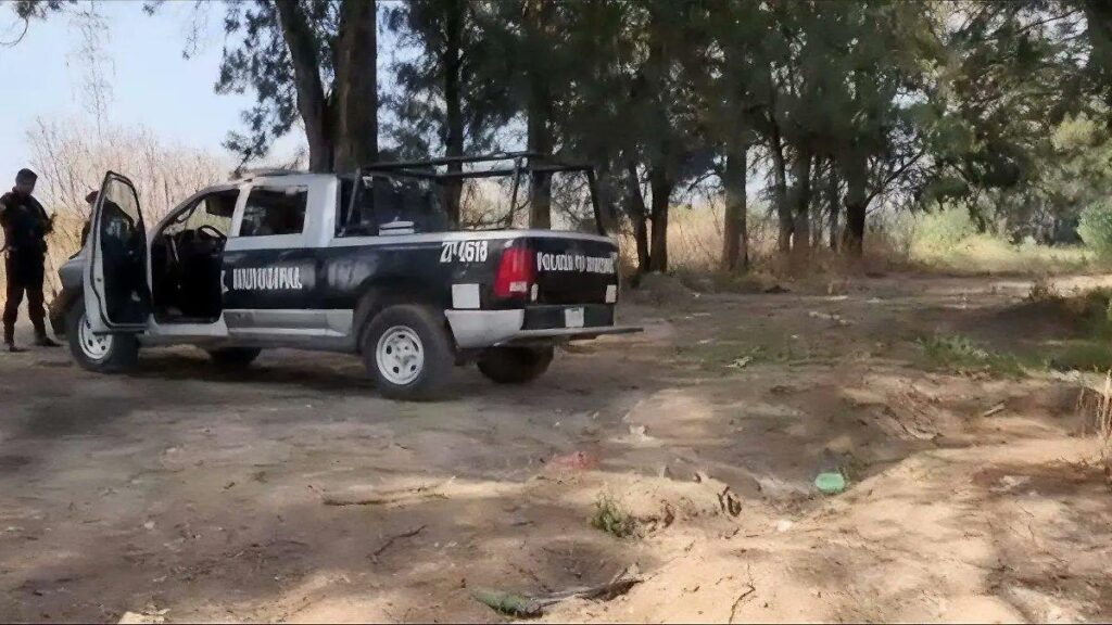 Localizan 93 cuerpos en tres fosas cercanas al estadio Akron, solo 38 han sido identificados