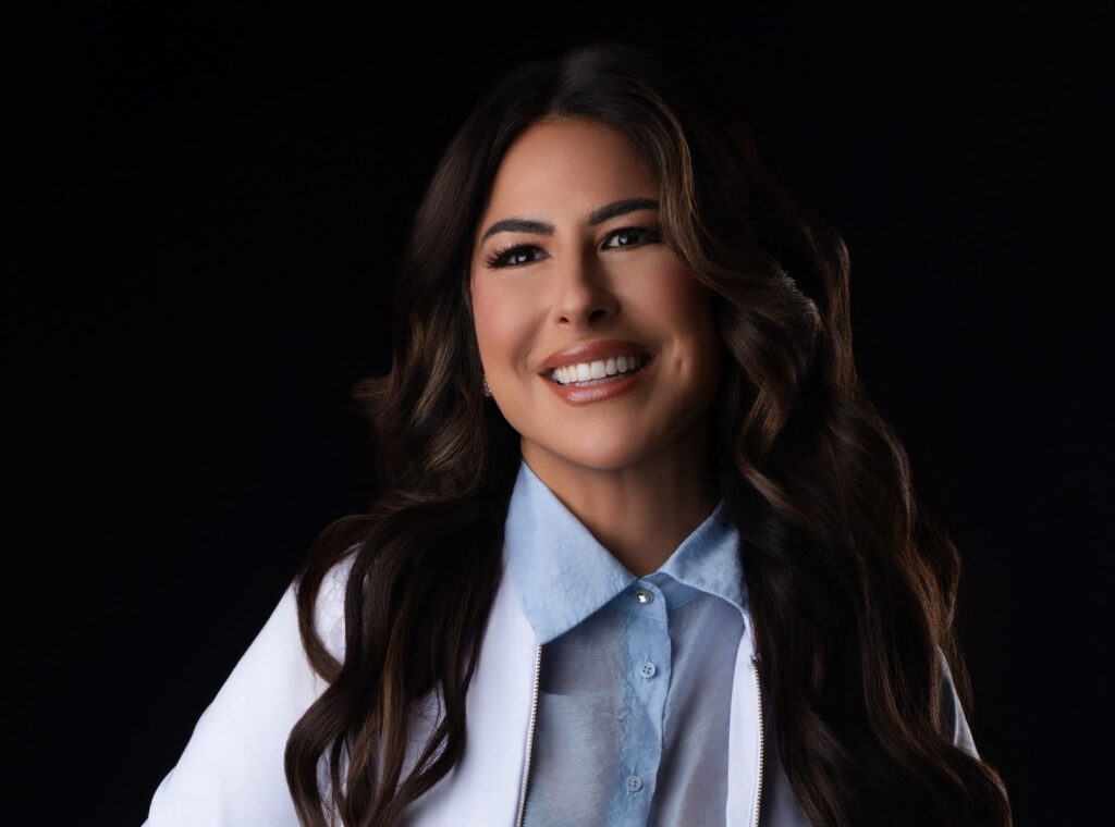 ¿Se pueden transmitir las bacterias bucales por los besos? La Dra. Vivian Menéndez aclara los mitos sobre las caries contagiosas