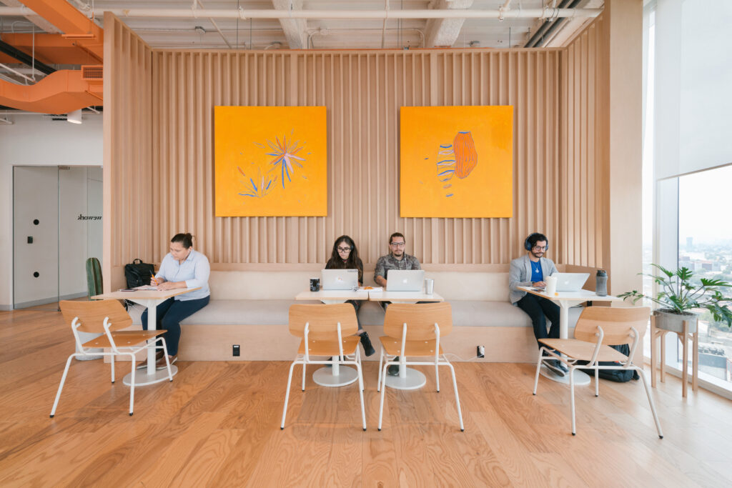 ¿Cómo se trabajó en el mundo en 2025?