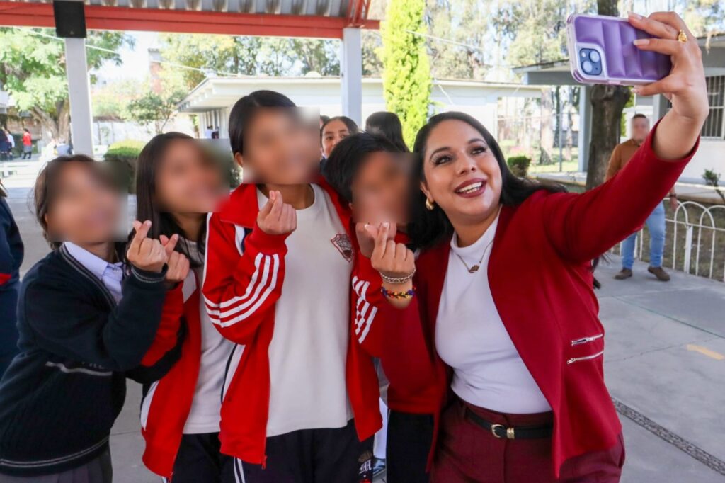 Tonantzin Fernández encabeza acciones contra la violencia en escuelas de San Pedro Cholula