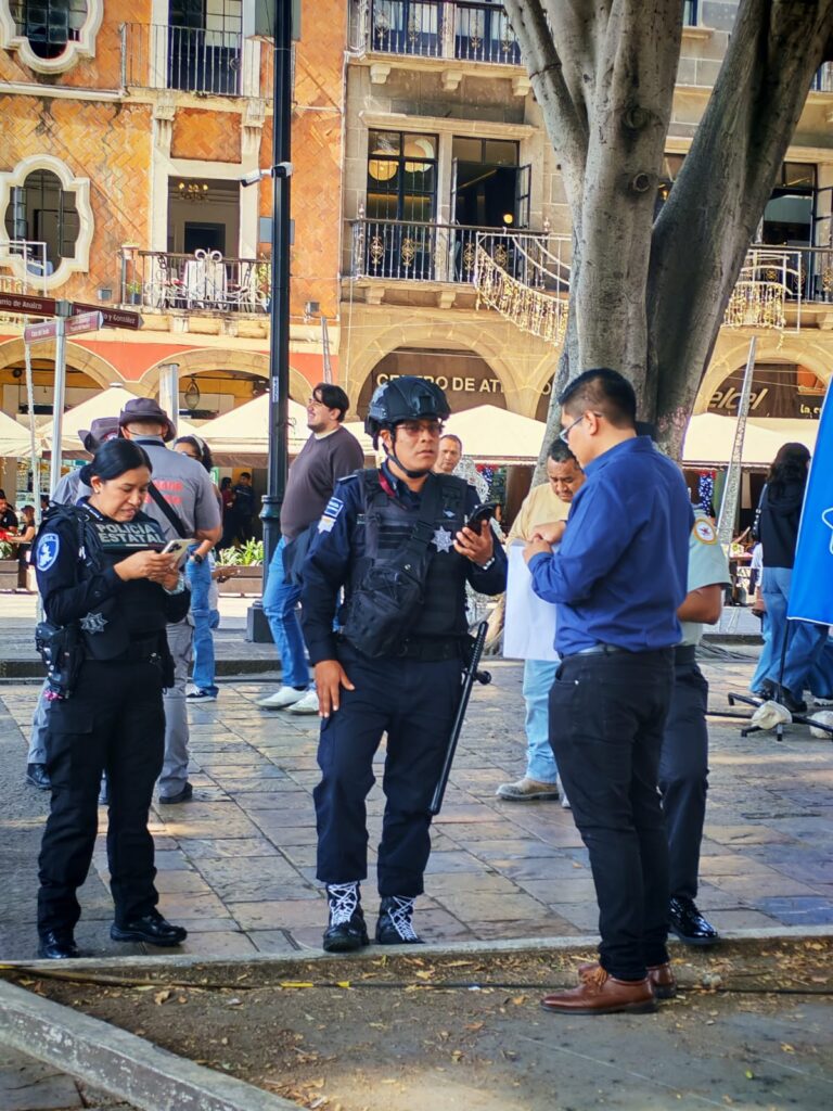 Realizan revisión de 520 negocios en Puebla capital