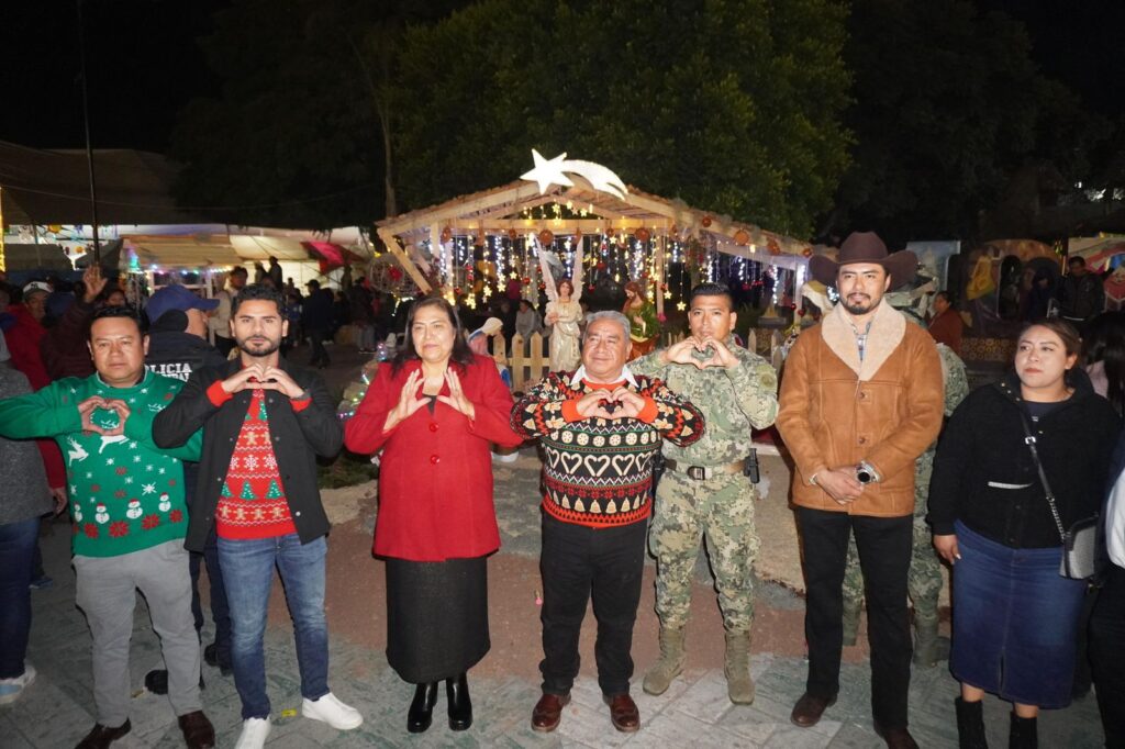 En Amozoc, Margarito de la Rosa rompió récord de asistencia en el encendido del árbol navideño