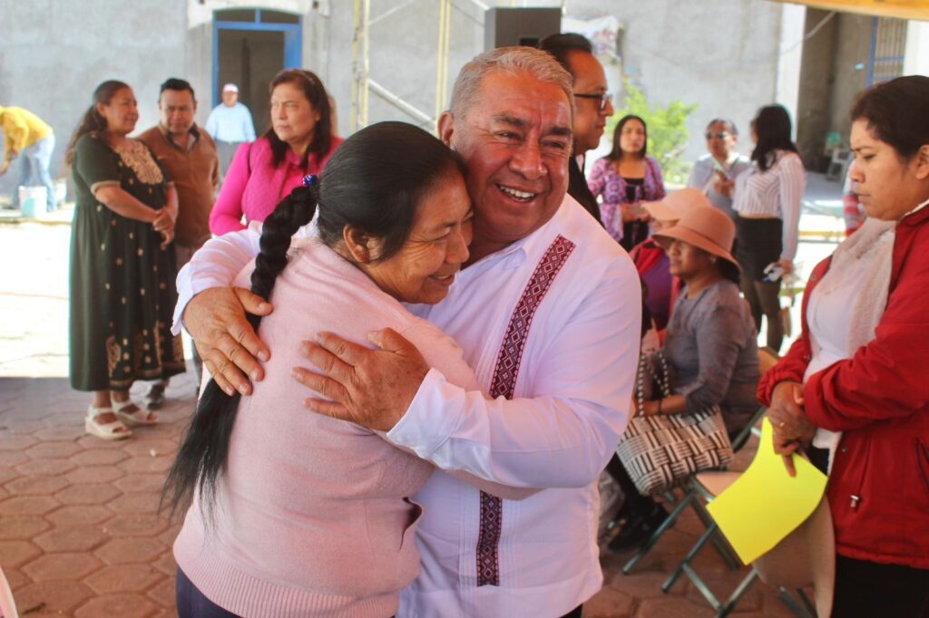 Con jornada de atención ciudadana, Severiano de la Rosa acerca servicios a familias de Ex Hacienda Concepción Capulac