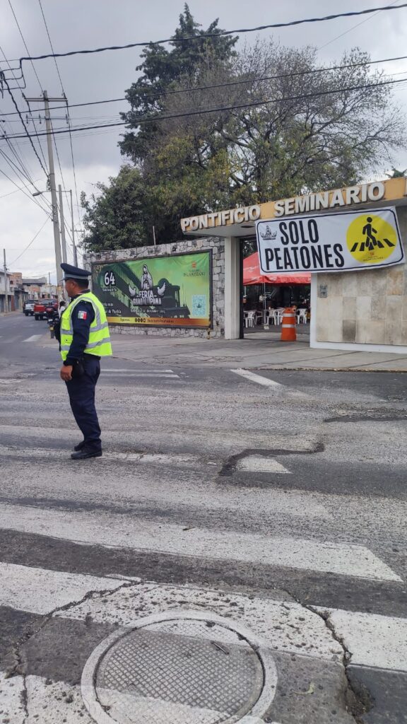 Implementan operativo de seguridad en el Seminario Palafoxiano