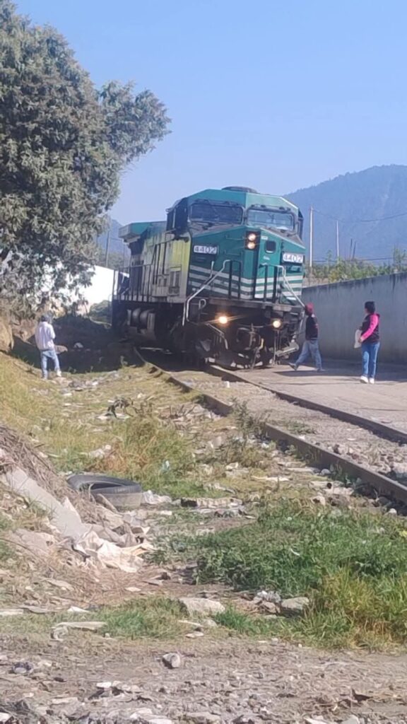 Descarrila tren en Acajete