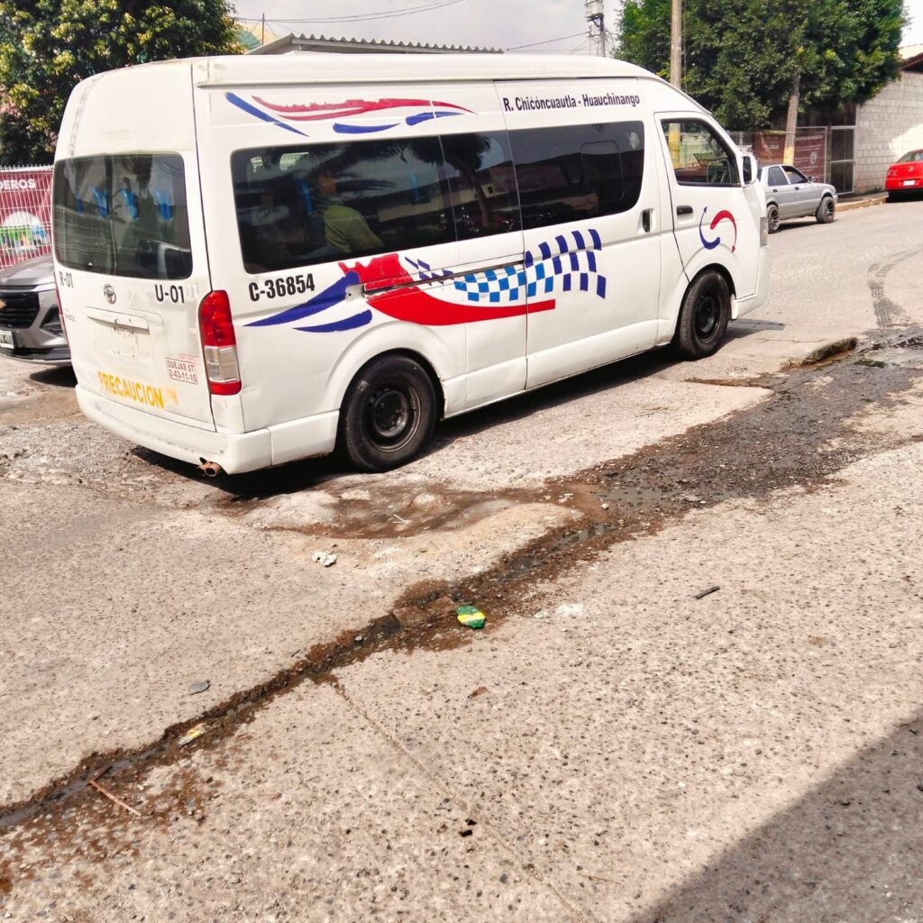 Denuncian supuesto aliento alcohólico de operador de transporte público en Huauchinango