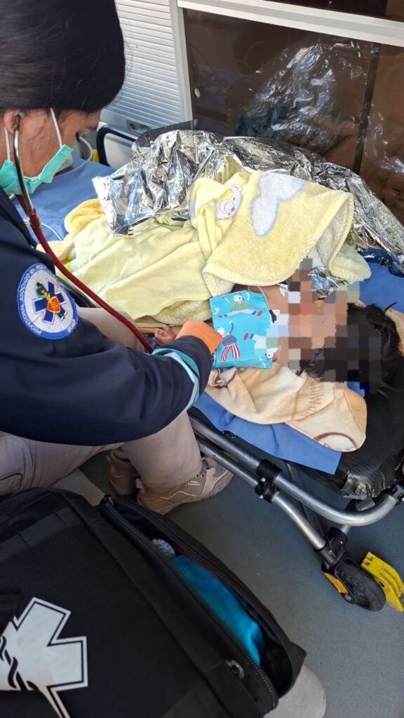 Rescatan a una bebé en vísperas de Año Nuevo