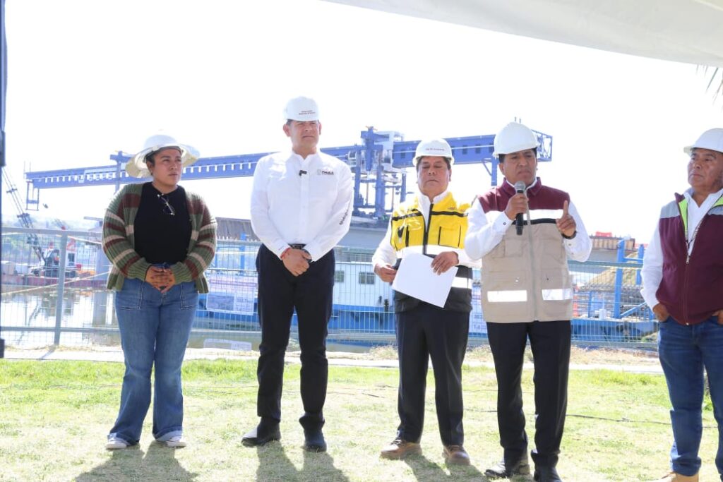 65% de avance en el puente entre los Ángeles y San Baltazar Tetela, reportó Armenta