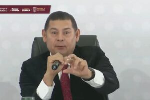 Video: Pide Armenta a funcionarios estatales dejar “escritorios” y atender a los ciudadanos