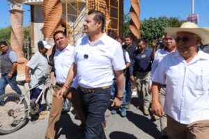 Alejandro Armenta supervisó carretera en Izúcar