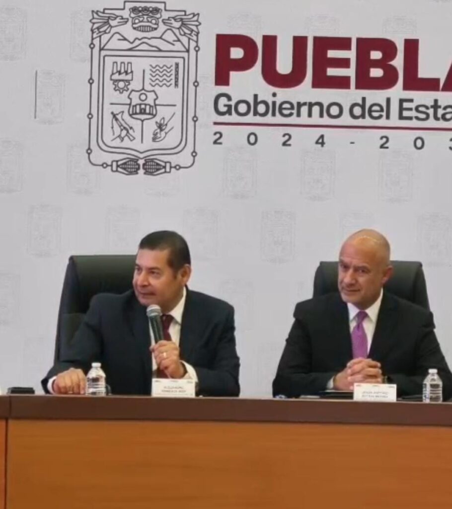 Armenta firma convenio con SCT para diversas obras