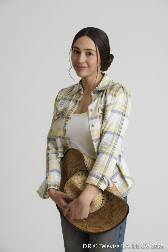 Ana De Villa platica de su personaje Nieves Peña en la telenovela “Doménica Peña”