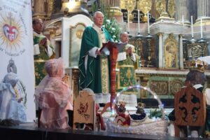 Arzobispo de Puebla encabeza misa dominical en la catedral angelopolitana
